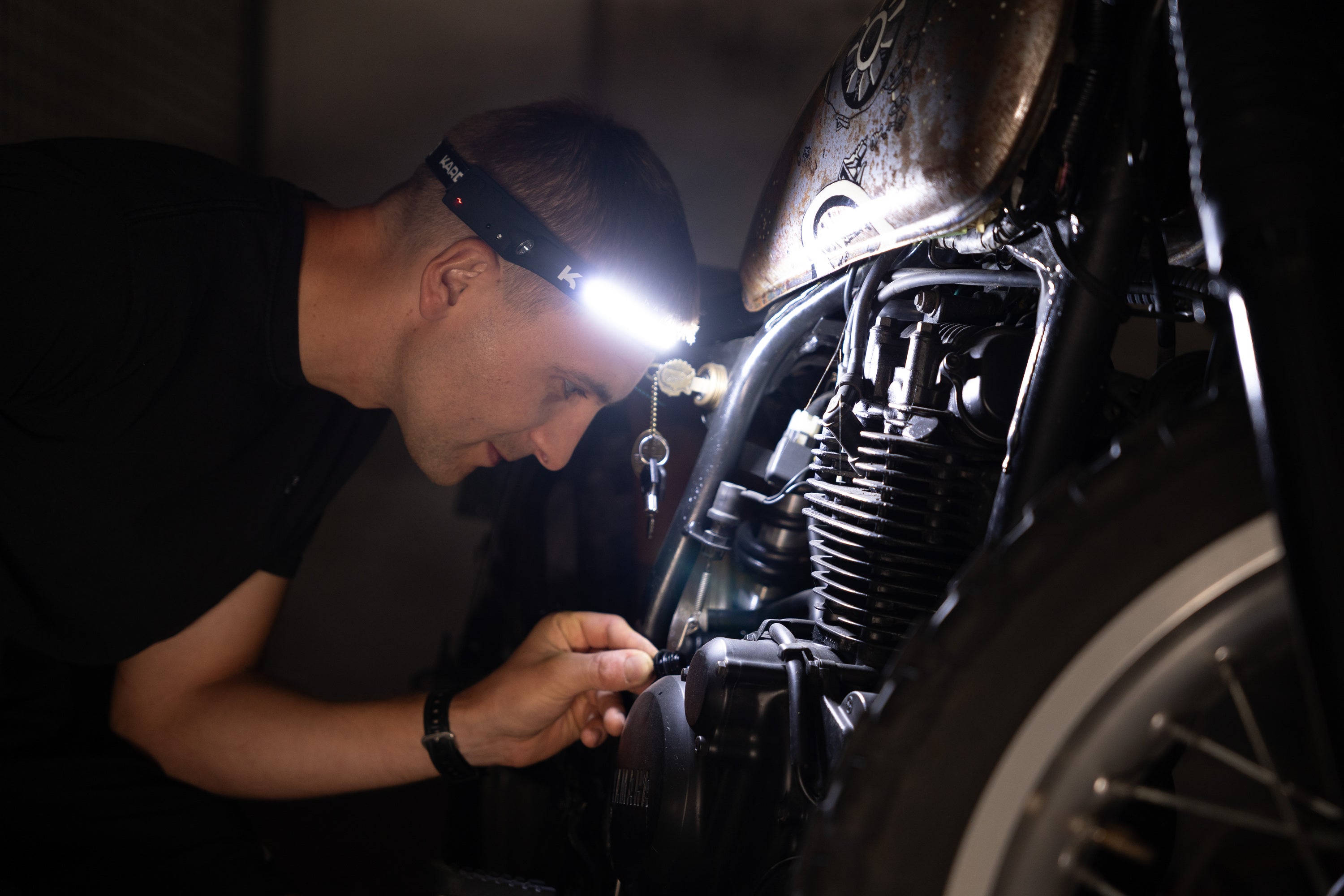 Kardone -  Lampe frontale LED rechargeable USB lumière blanche ou rouge